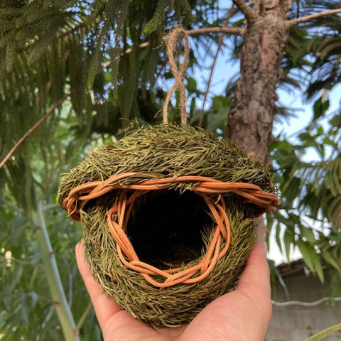 Hand-Woven Bird House Natural Grass Bird Nest Shelter Hut Small Bird Hideaway Outside Sparrows Hanging Parrot Nest Houses Pet B BATACHARLY